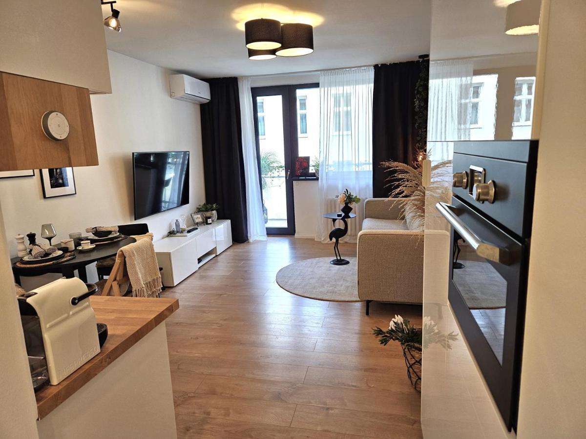 Design Apt In Old Town-Free Parking-Balcony براتسيلافا المظهر الخارجي الصورة